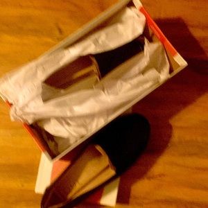 NATURAL SOUL Loafers. Black leather. Size 8 1/2. NIB. Too big for me.